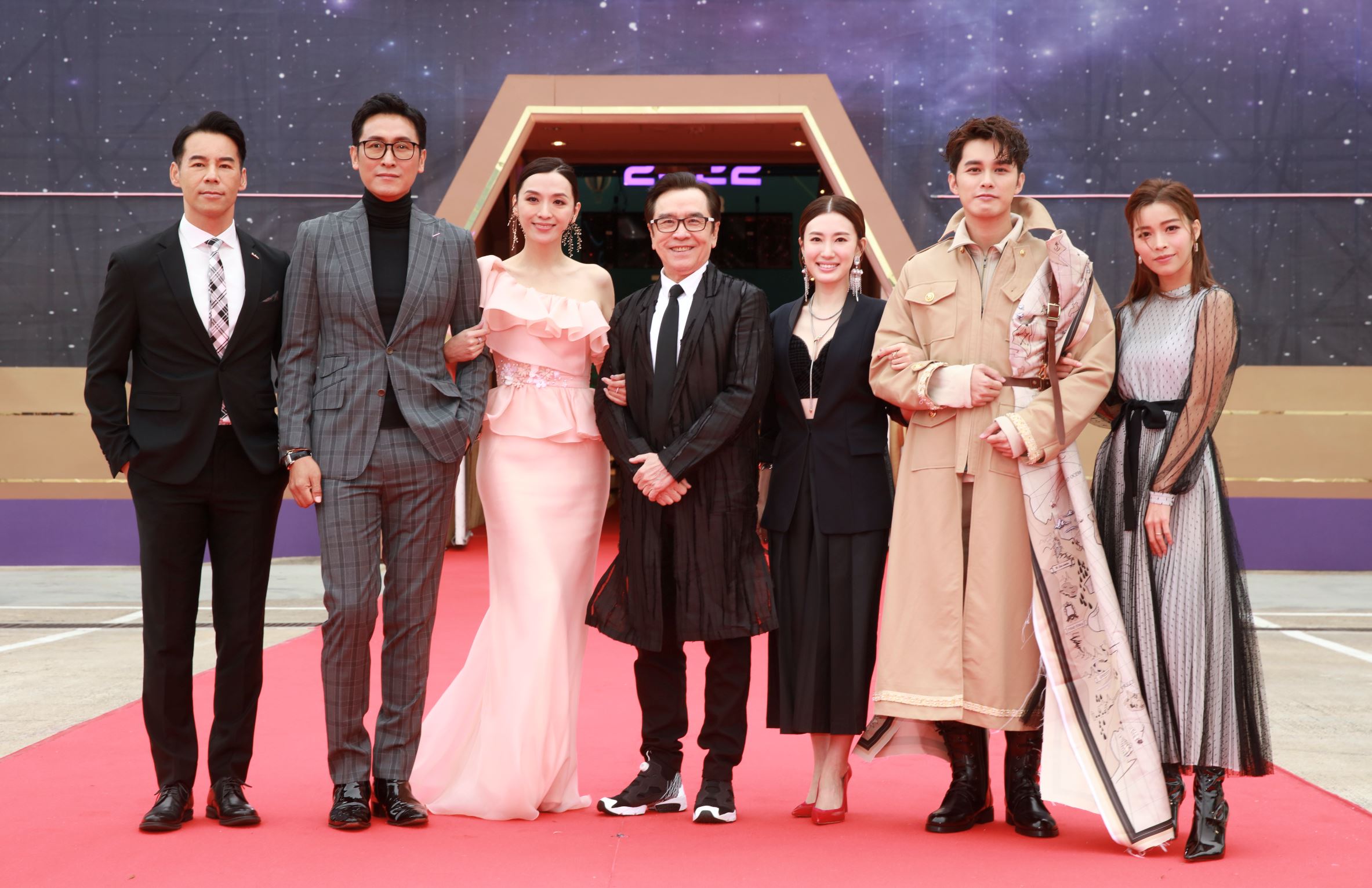 【多图】【无线节目巡礼2022】红地毯造型❗️李佳芯仙气逼人❤️