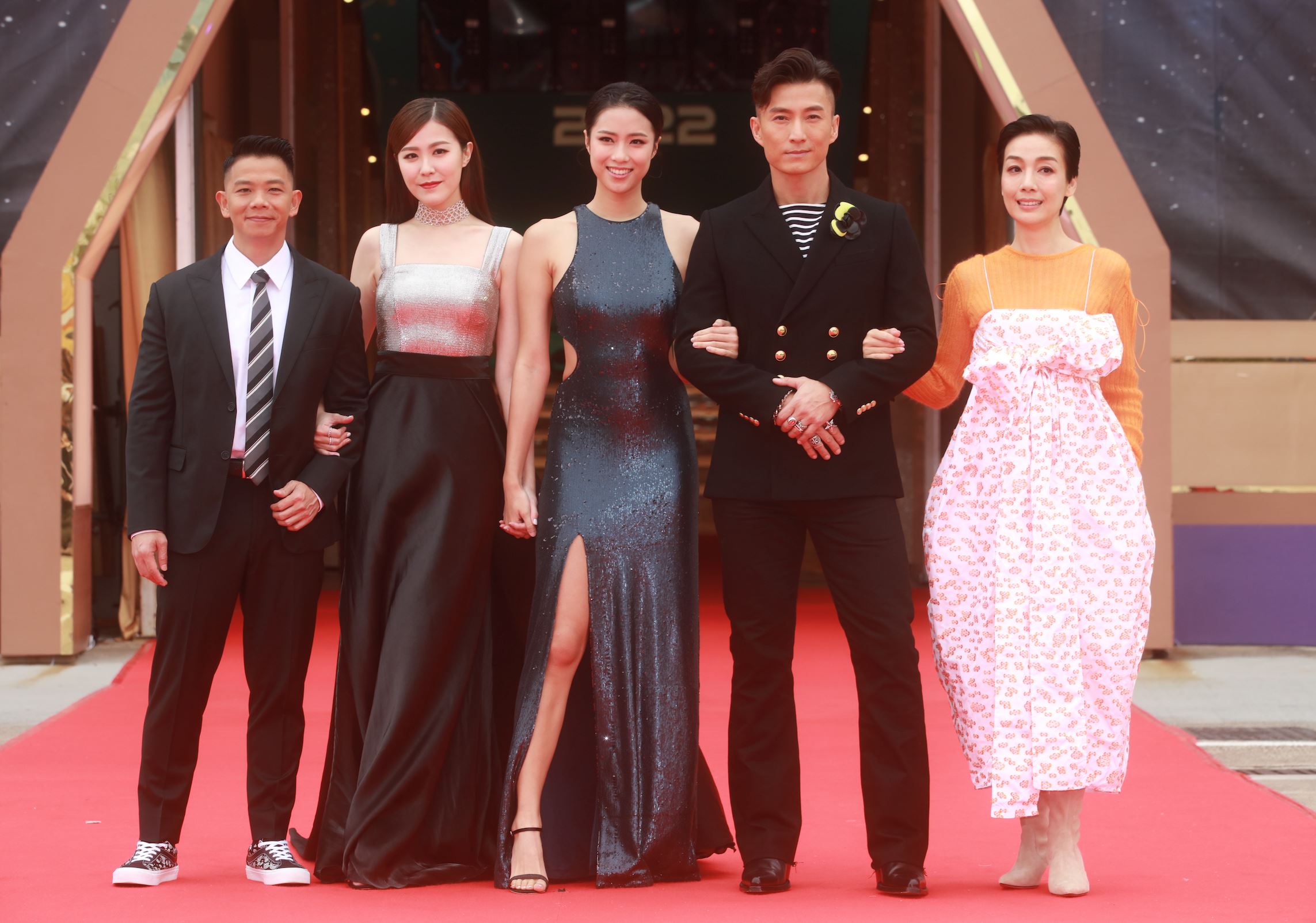 【多图】【无线节目巡礼2022】红地毯造型❗️李佳芯仙气逼人❤️