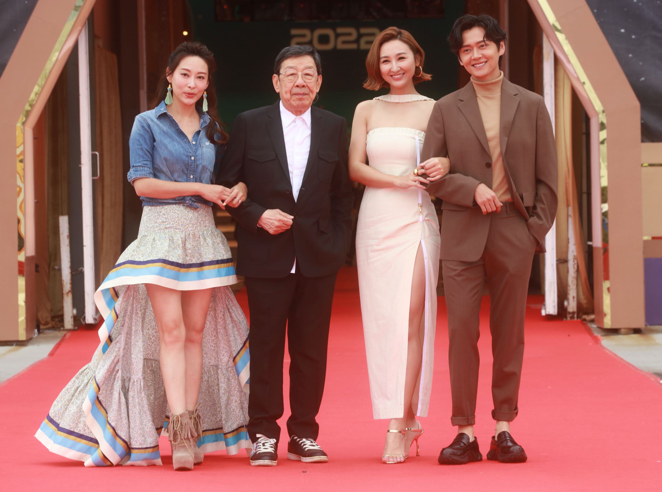 【多图】【无线节目巡礼2022】红地毯造型❗️李佳芯仙气逼人❤️