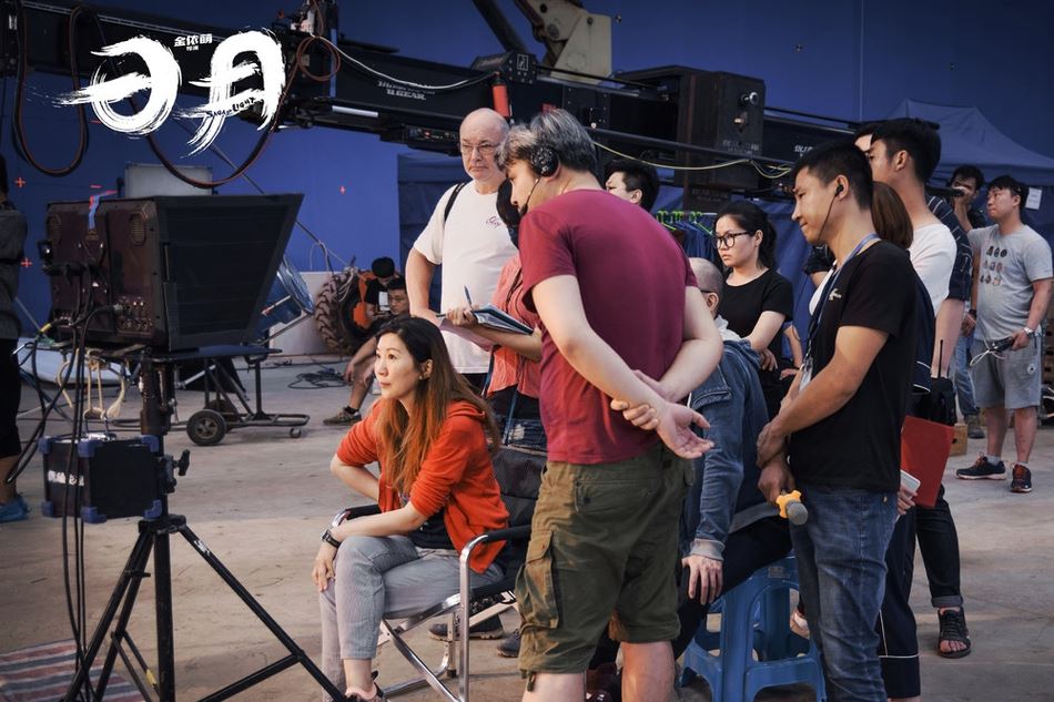 《日月》剧照首度曝光！迪丽热巴嫦娥造型好俏皮啊