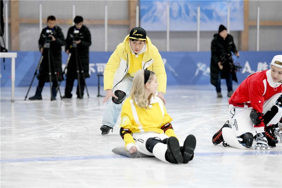 【多图】《奔跑吧》冰雪趣味运动会！selina、昆凌加入一起玩转冰雪
