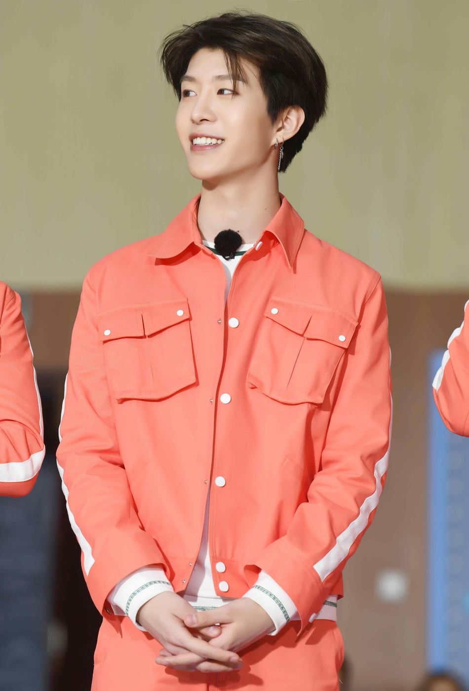 《奔跑吧》范丞丞来了！邓超baby强风机前挑战吃面超爆笑