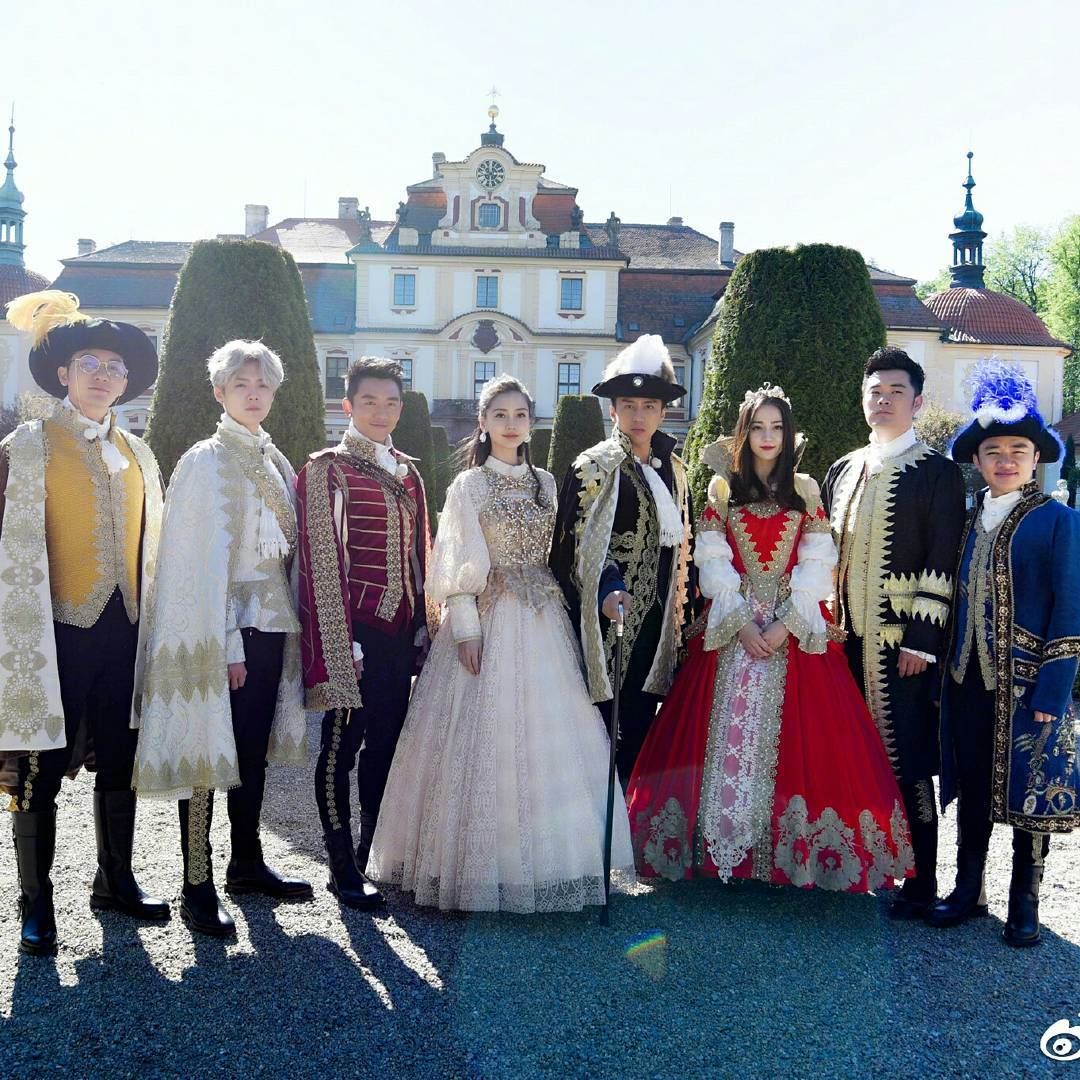 《奔跑吧》怪癖大曝光!邓超爱穿女装?!杨颖热巴更是让人傻眼