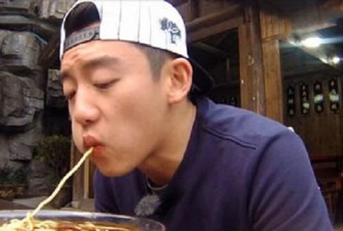 《奔跑吧》怪癖大曝光!邓超爱穿女装?!杨颖热巴更是让人傻眼