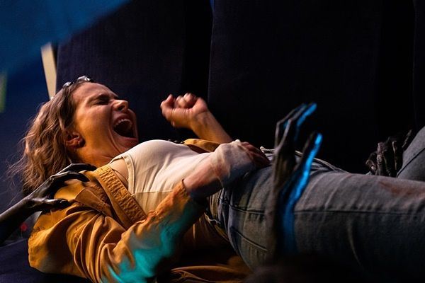 🎬俄罗斯全新惊悚电影《绝命第19排》❗️搭上可怕航班✈️乘客连接死亡