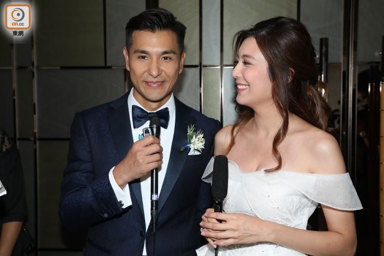 婚宴开始咯!陈展鹏单文柔大秀婚戒好闪啊