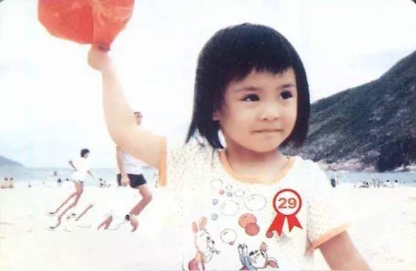从小就是美人胚子！10位中港韩女明星童年照大公开