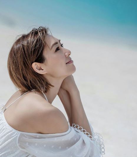 胡定欣一个人去旅行渴望找到那个他：我都好想有人陪！