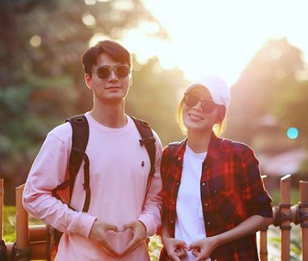 杨怡怀孕首度亮相，挺着大肚子开车出街！