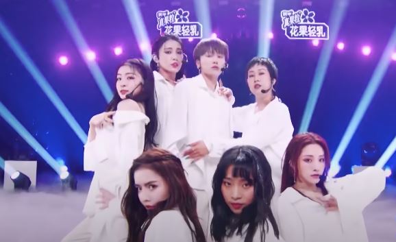 【影片】《青你2》奖励舞台训练生呈现「溯」，水下拍摄刘雨昕超帅的！