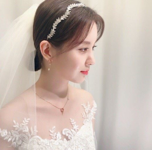 少女时代忙内要嫁了？！徐贤婚纱照曝光 无敌美啊
