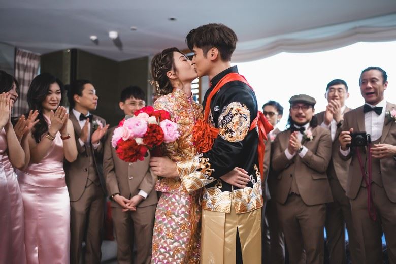 💍抢新娘照曝光❗️陈家乐公主抱连诗雅💗亲亲好甜蜜