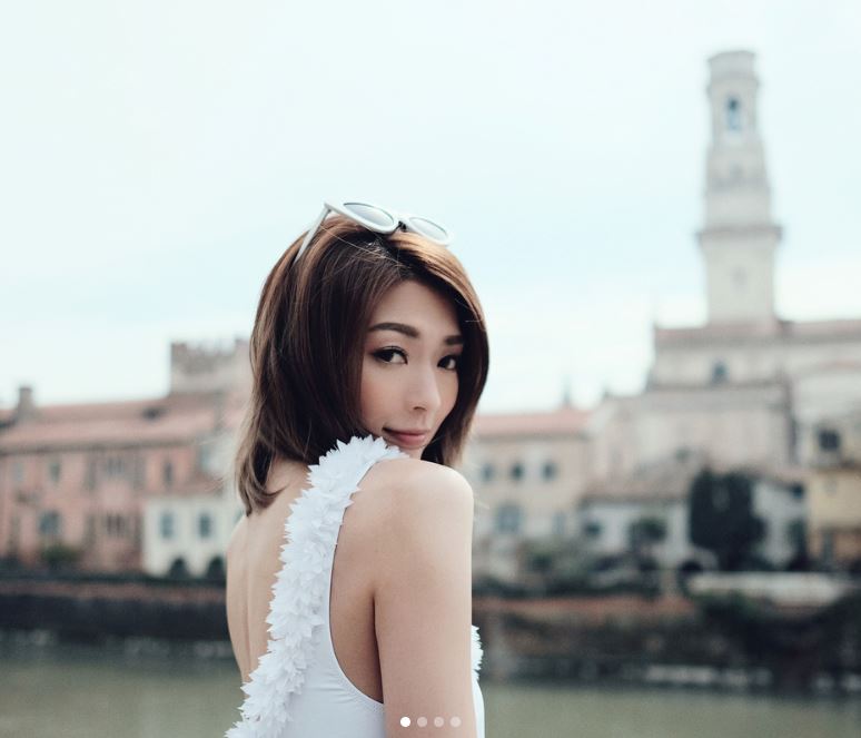 连诗雅上载意大利美照！又露香肩又晒长腿真性感