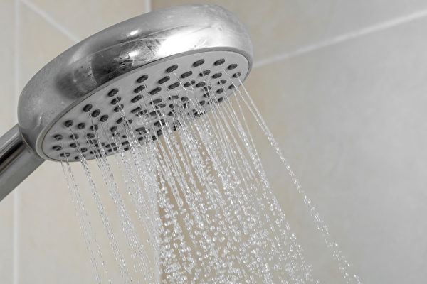 胖胖腿都是水肿害的！热搜5个「击退浮肿下半身」的小撇步！