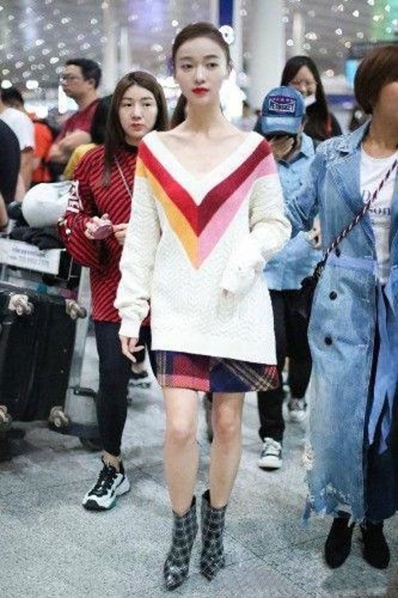 圈中的爆瘦火柴女星！吴谨言瘦到锁骨可以装水