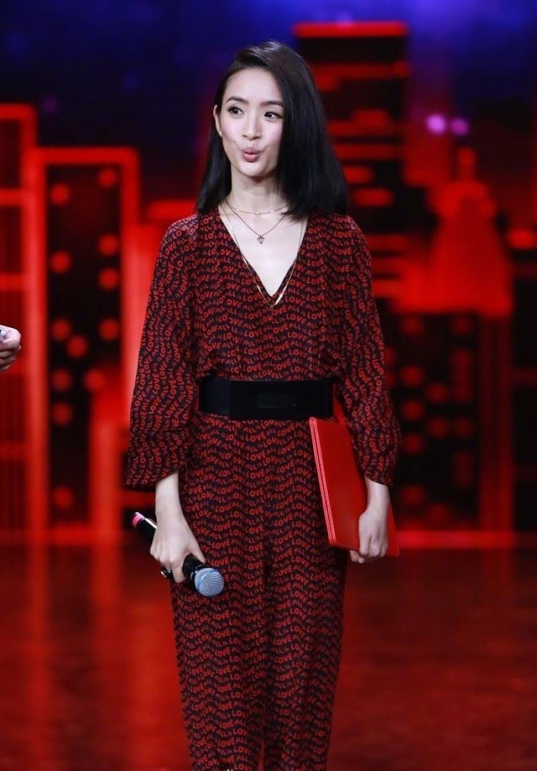 圈中的爆瘦火柴女星！吴谨言瘦到锁骨可以装水