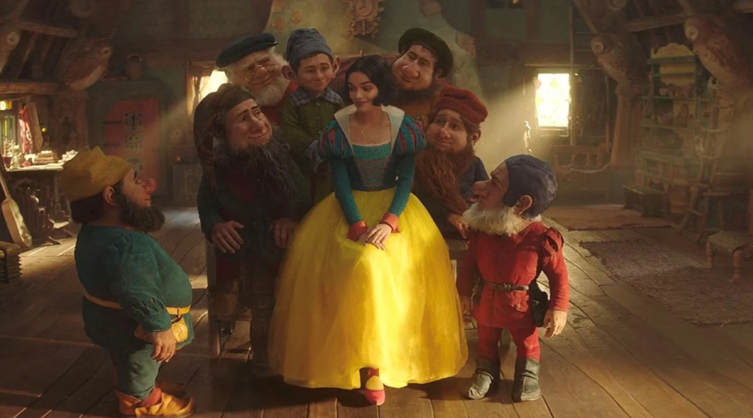 🎬真人版《白雪公主》剧照曝光❗️白雪公主和小矮人造型来咯🍎