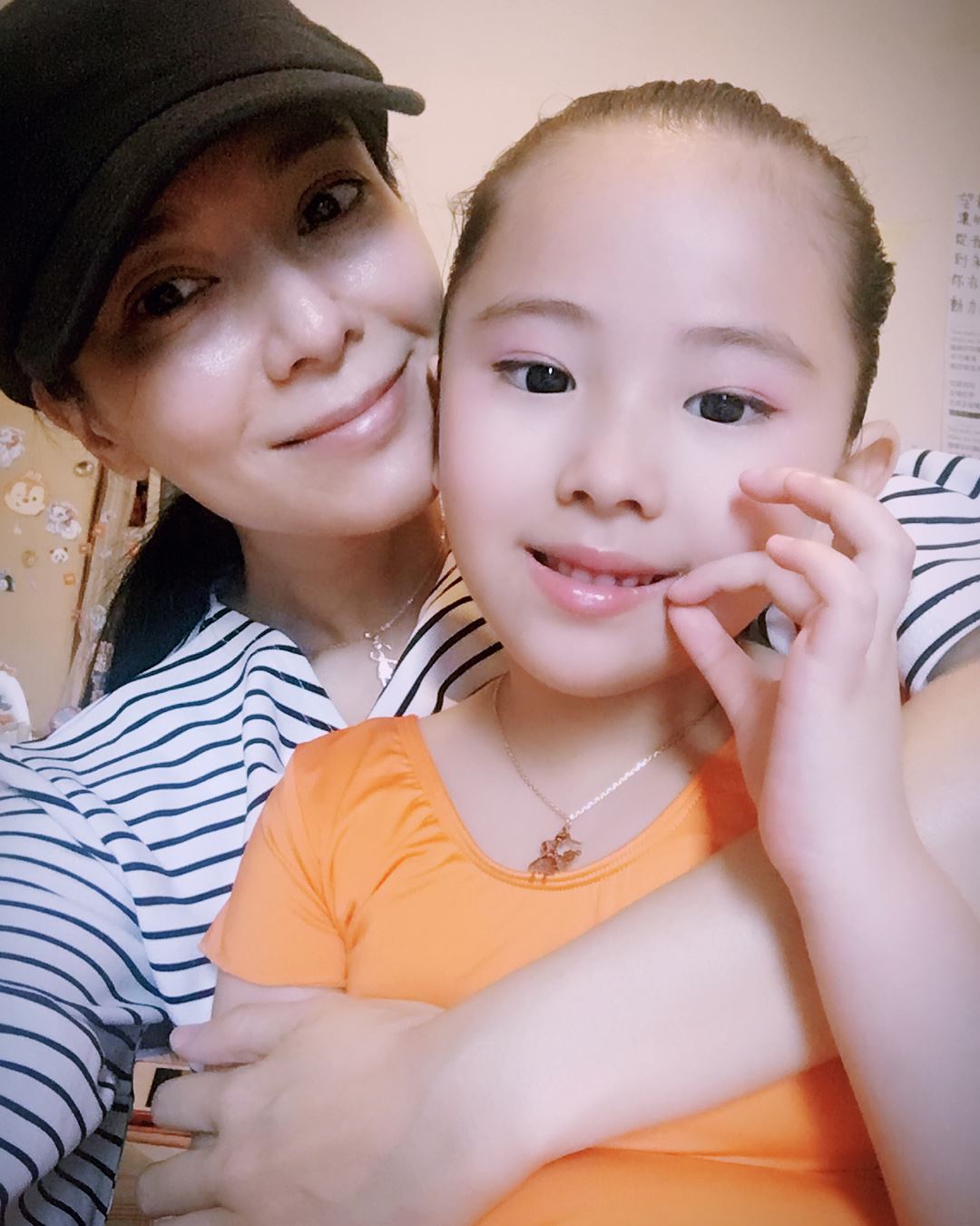 女儿很像妈妈！郭羡妮为8岁女儿庆生，感叹：你是我生命中的知己