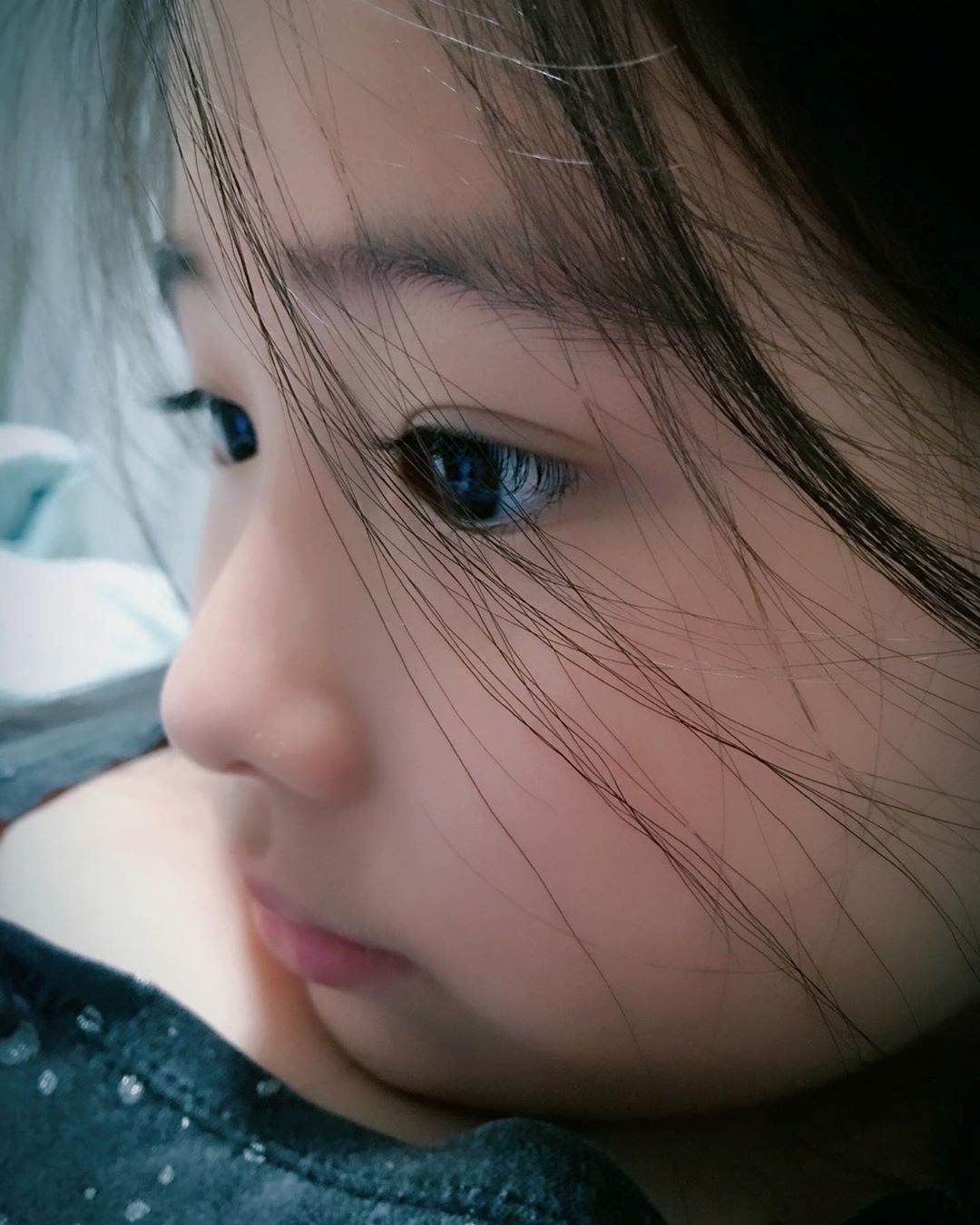 女儿很像妈妈！郭羡妮为8岁女儿庆生，感叹：你是我生命中的知己