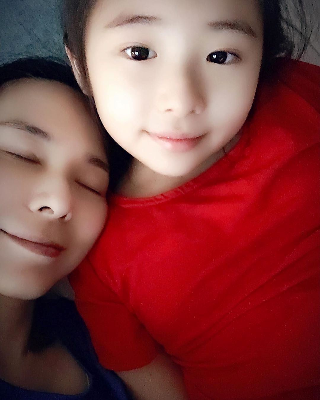 女儿很像妈妈！郭羡妮为8岁女儿庆生，感叹：你是我生命中的知己