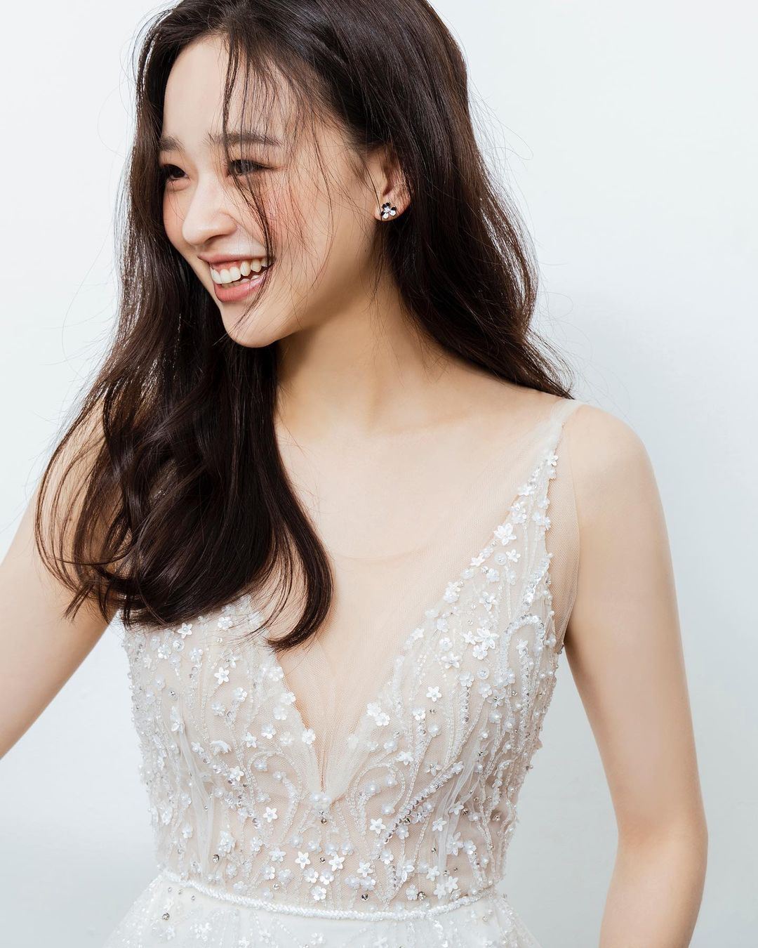 💍韩国体操女神孙妍在结婚啦❗️穿上白纱笑得好甜啊