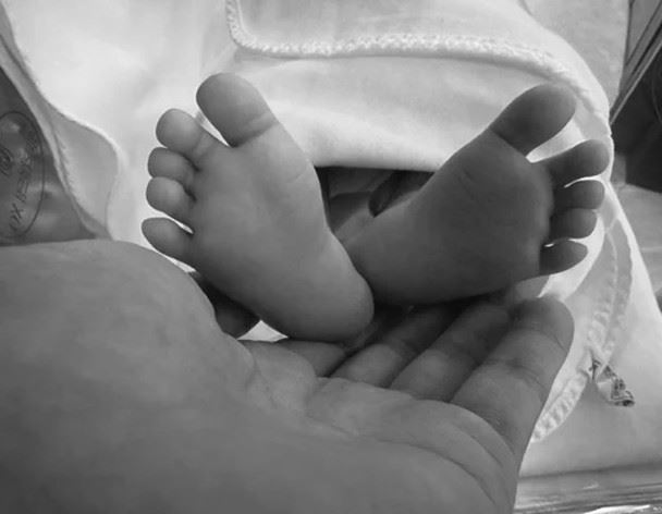 🇰🇷玄彬、孙艺珍庆祝结婚2周年❗社交平台晒婚纱照甜蜜放闪❤️