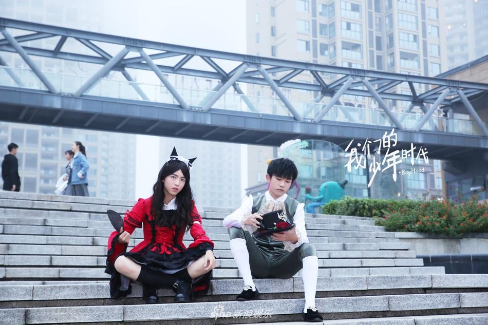 tfgirls正式出道！王俊凯王源变身女仆 双腿细白过女生 