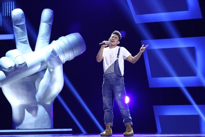 第四场盲选赛！香港空灵女声催泪全场 曹格和陈奂仁俩再陷抢学员之战