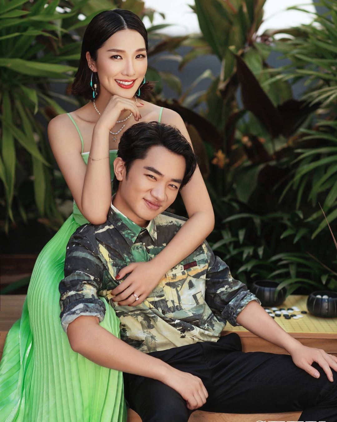 王祖蓝李亚男跳双人舞，站沙发上被嘲笑身高！他霸气回应