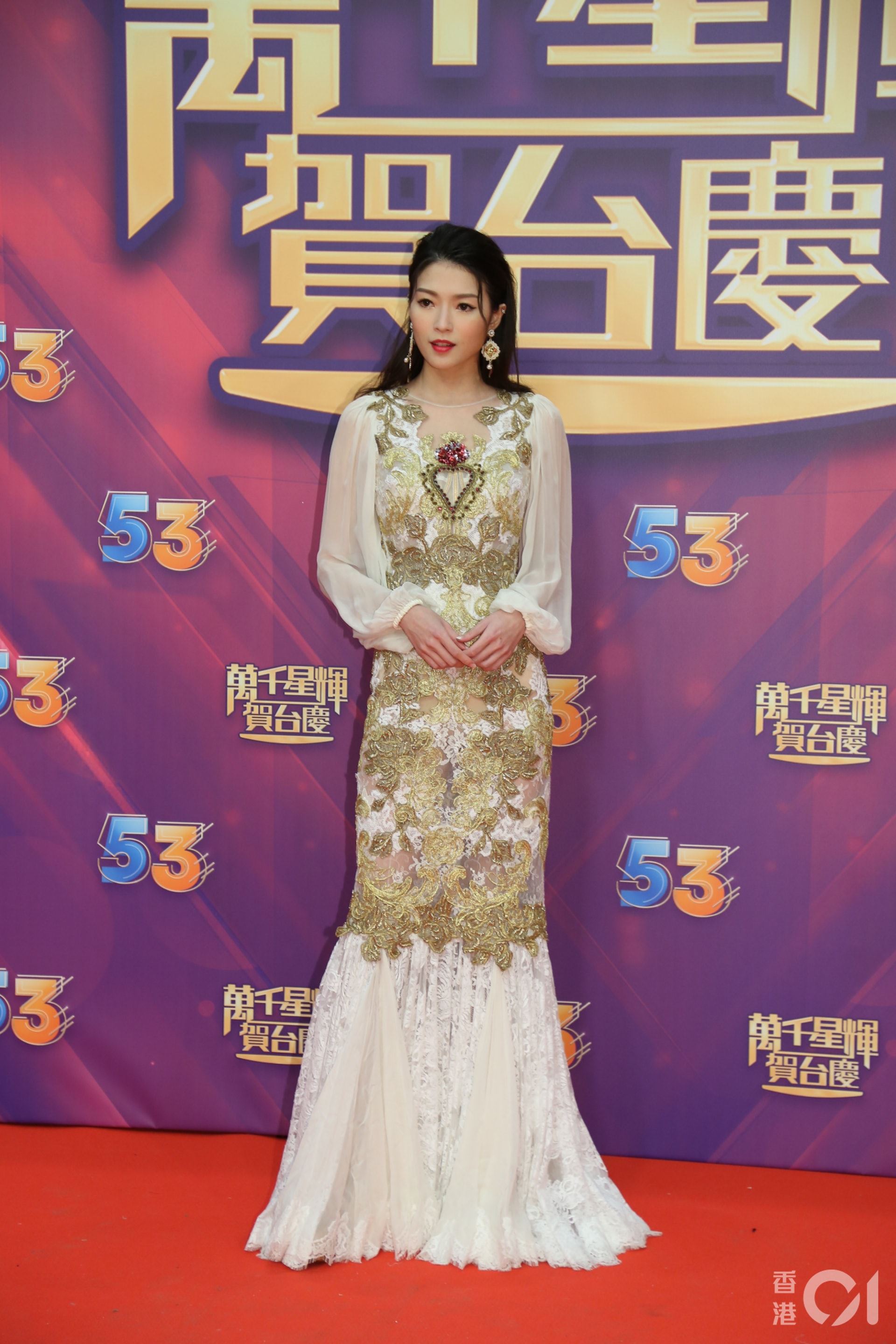 【多图】tvb台庆2020！一文看女艺人的战衣！张曦雯大秀长腿