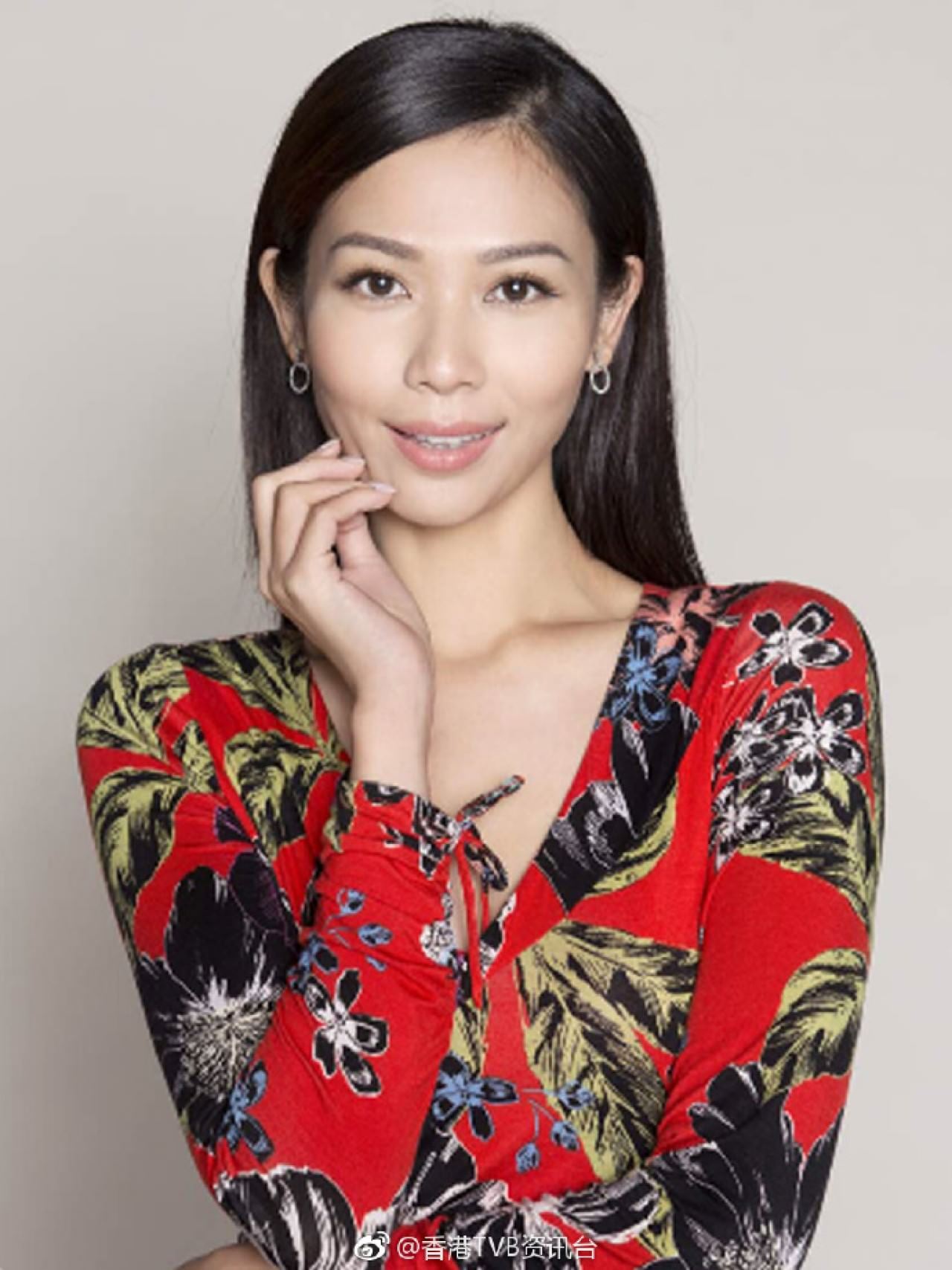 tvb艺人最新照出炉！胡定欣杨怡靓爆！马明女友黄心颖却...