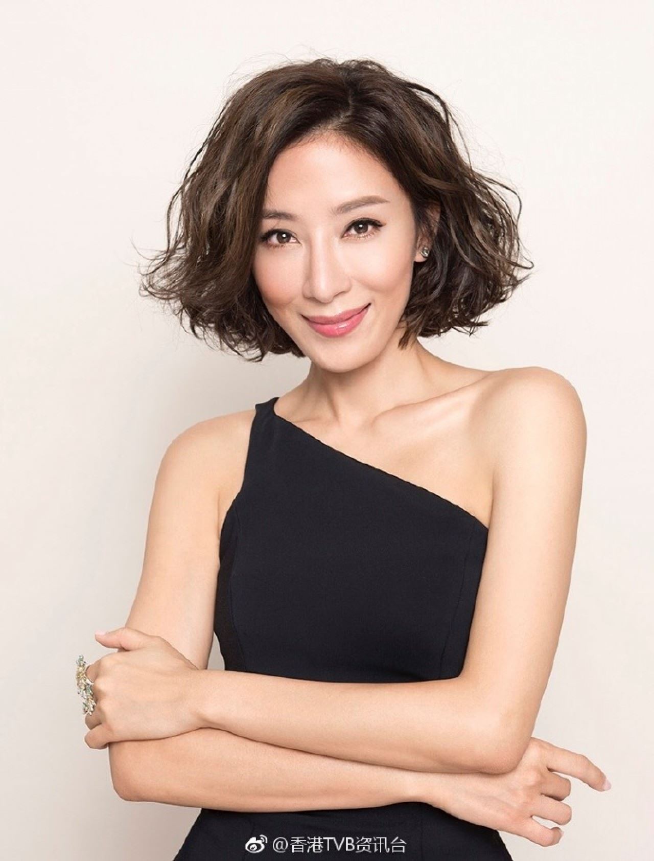 tvb艺人最新照出炉！胡定欣杨怡靓爆！马明女友黄心颖却...