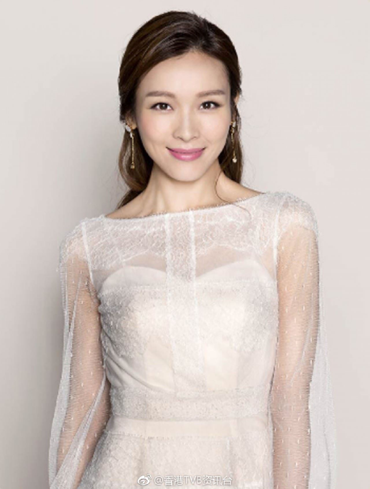 tvb艺人最新照出炉！胡定欣杨怡靓爆！马明女友黄心颖却...