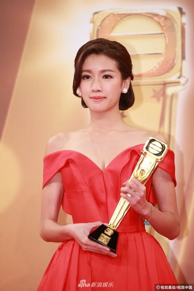 《万千星辉2017》得奖名单！王浩信唐诗咏夺视帝视后 网友替马明抱不平