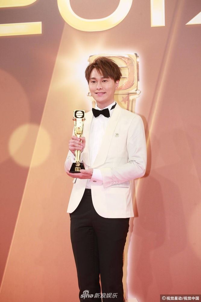 《万千星辉2017》得奖名单！王浩信唐诗咏夺视帝视后 网友替马明抱不平