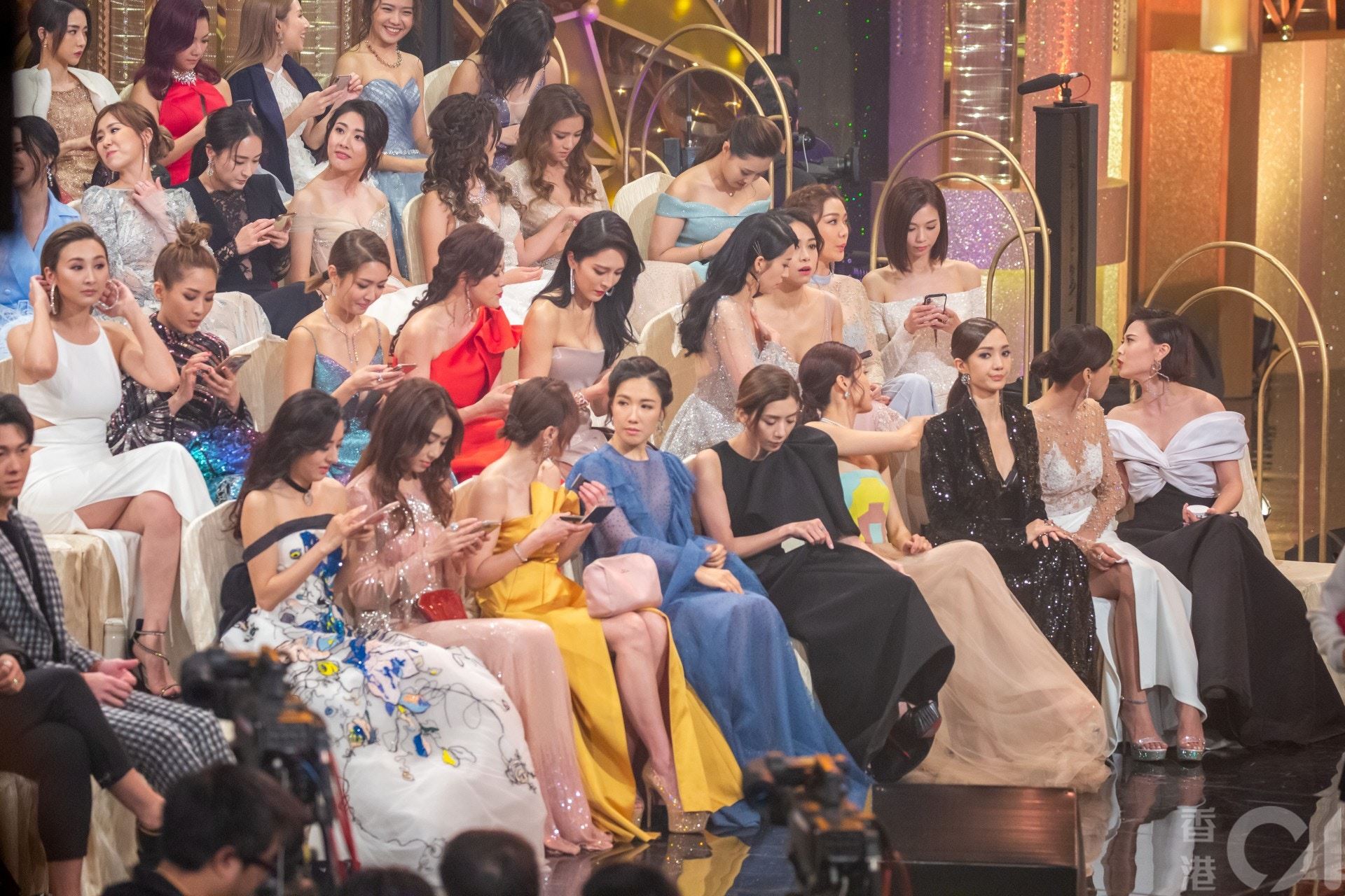 【万千星辉颁奖礼】镜头后的7大精彩画面！李佳芯拿奖后狂哭