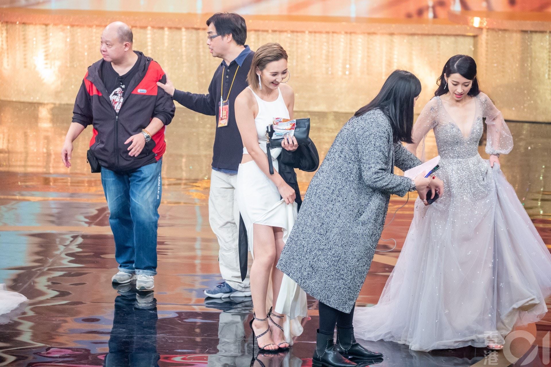 【万千星辉颁奖礼】镜头后的7大精彩画面！李佳芯拿奖后狂哭