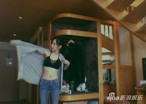 sone流鼻血咯！少女时代泰妍公开更衣照 露出腹肌好性感