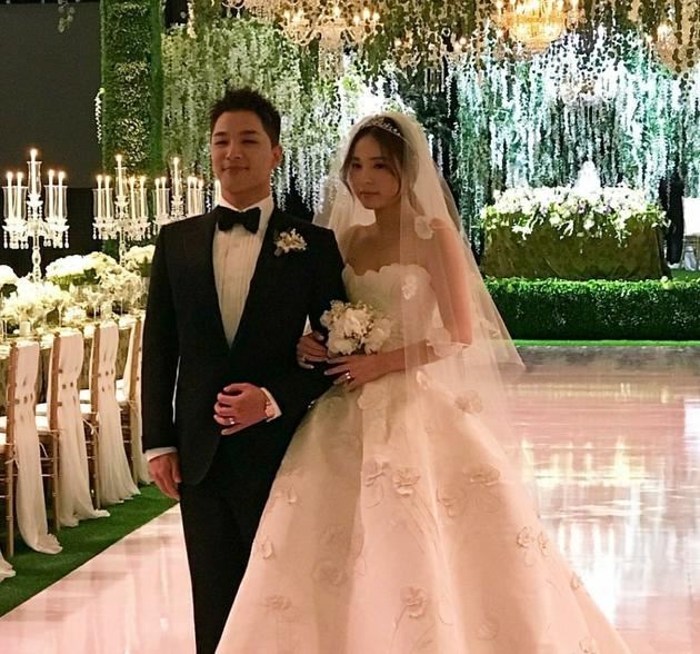 太阳闵孝琳唯美婚礼照终于曝光！胜利也公开cl唱祝贺歌影片