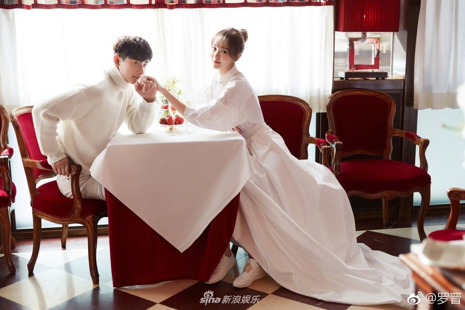 【多图】唐嫣、罗晋晒婚照！甜蜜宣布结婚：新郎新娘是我们
