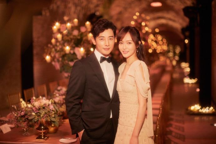 迎宾晚宴照曝光！唐嫣、罗晋甜蜜共舞如骑士与公主