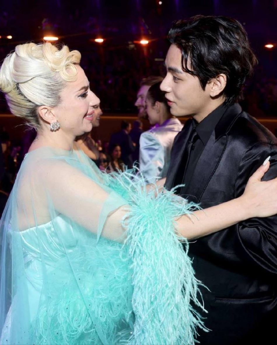 【多图】bts 金泰亨晒和lady gaga合照❗️网友惊喜：泰泰追星成功啦❤️