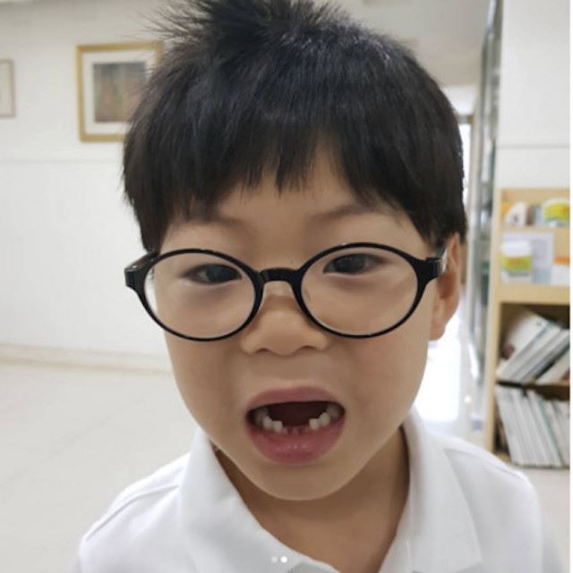 5岁万岁视力也变差了!宋一国泪po:他要戴眼镜