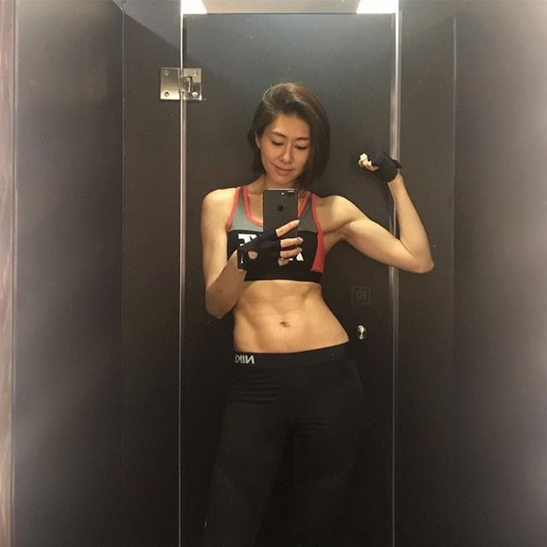 【多图】严选圈中10位拥有完美腹肌的女神！真的是天使脸孔魔鬼身材