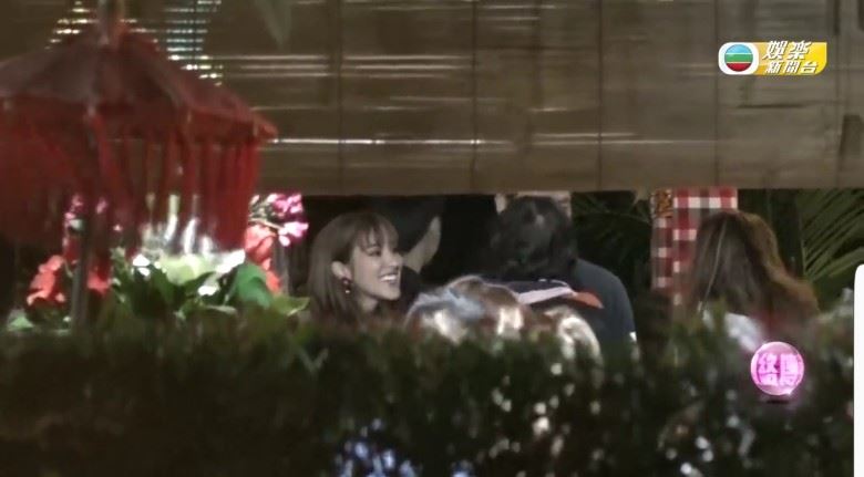 笑得超甜！郑嘉颖陈凯琳包场办welcome party