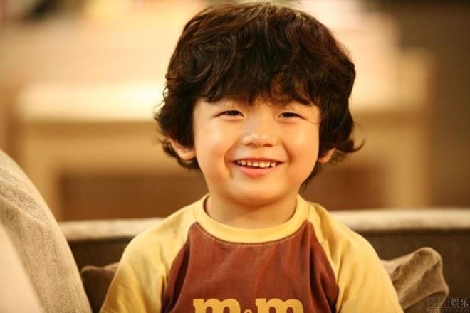 史上最红【表情包童星】长大了！10年后变超帅