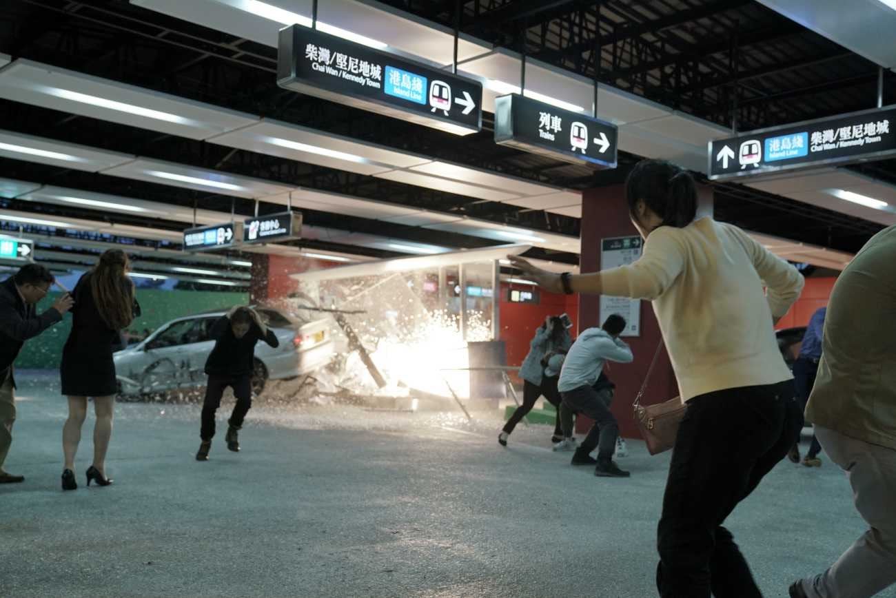 【影片】《扫毒2》飞车戏超强!地铁站神还原!连古仔也吓到