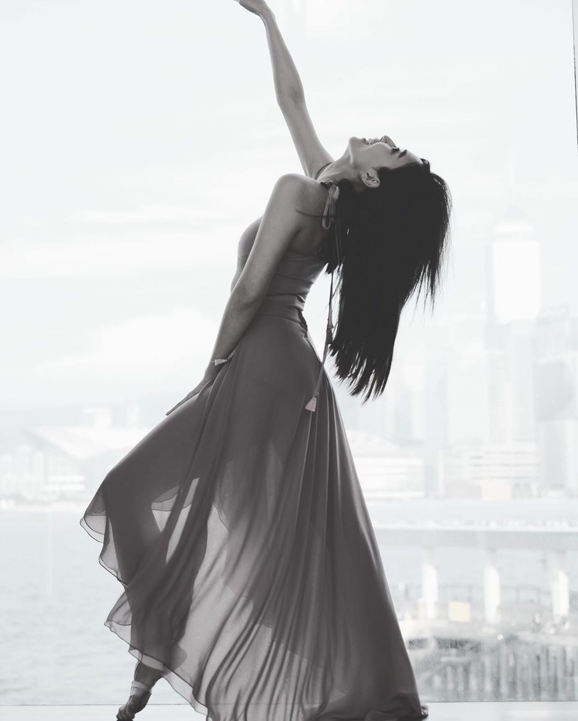 【多图】网上发起 #womensupportingwomen ！众女星纷纷晒黑白照撑女权