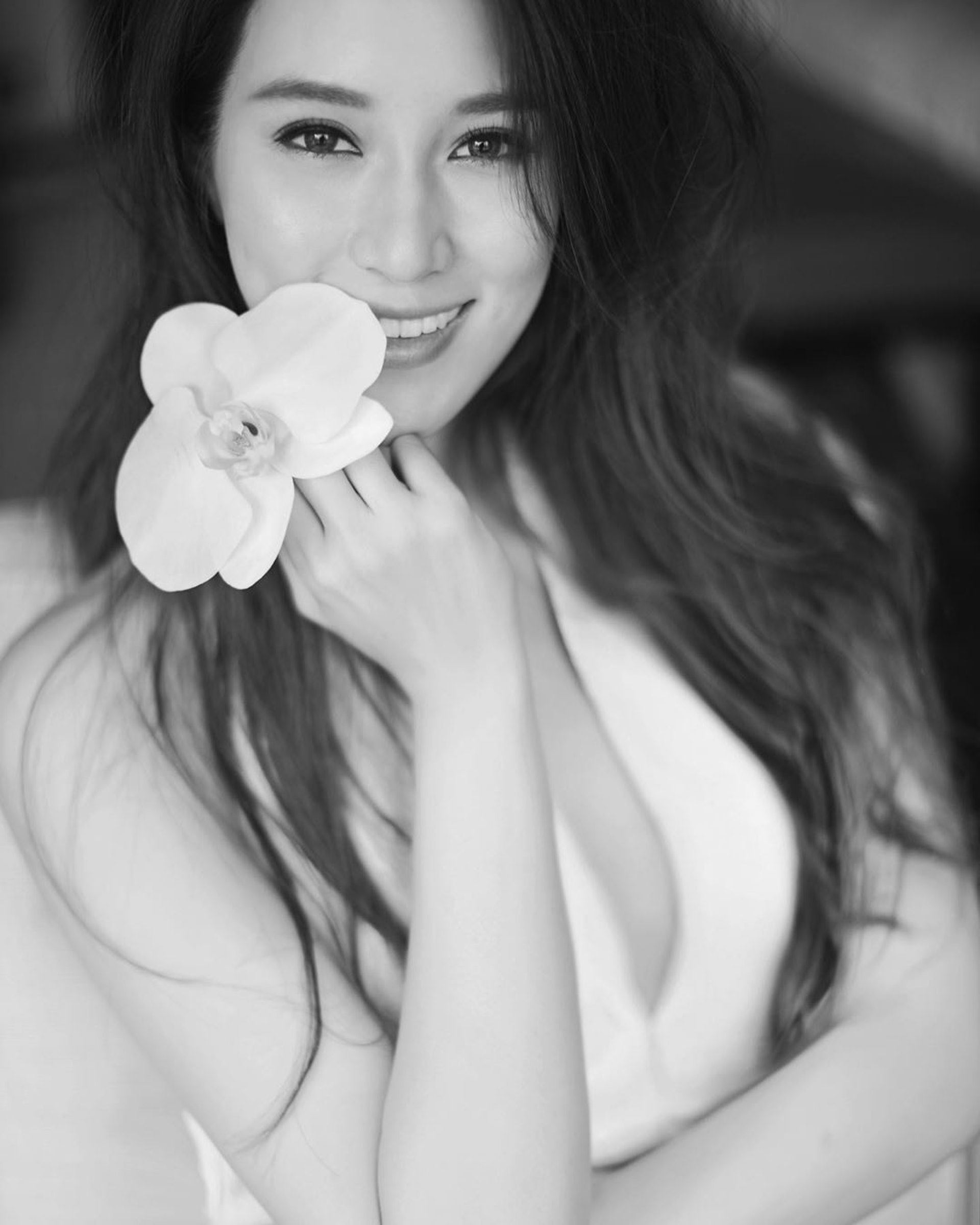 【多图】网上发起 #womensupportingwomen ！众女星纷纷晒黑白照撑女权