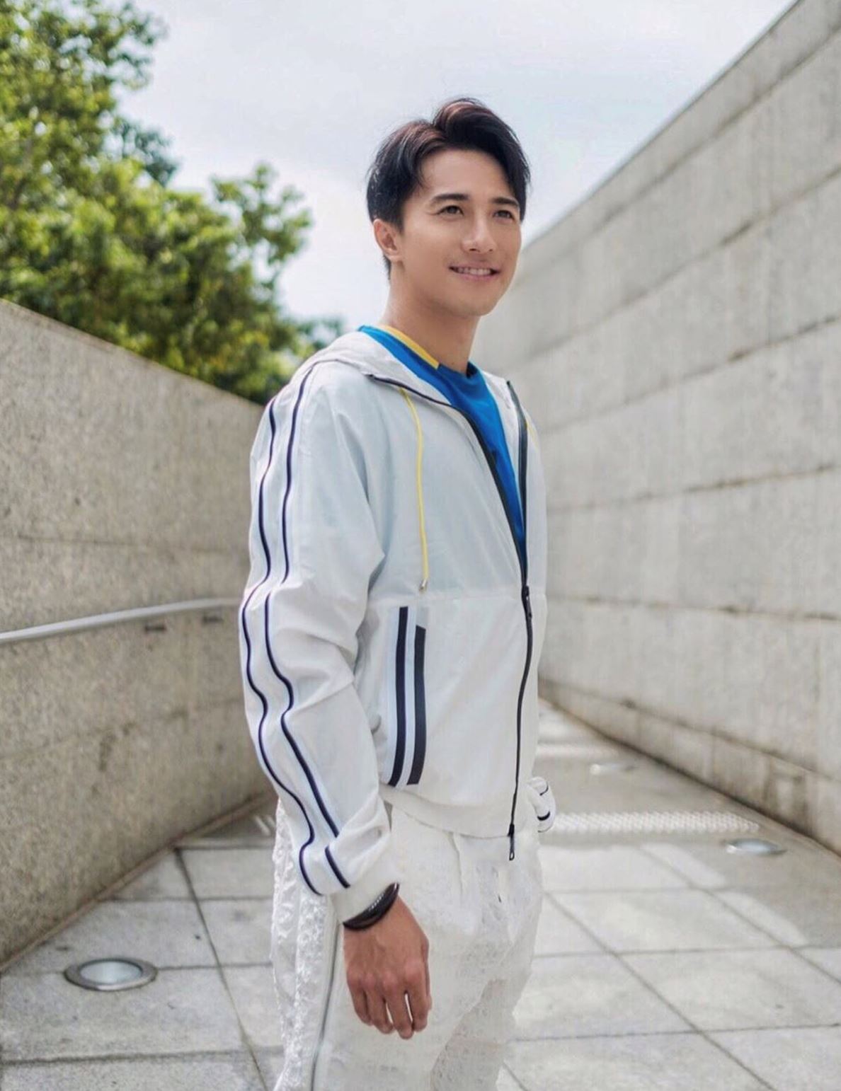 tvb小生疑似欠钱！电视台墙壁被写上「xxx欠债还钱」